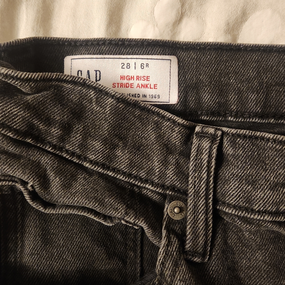 GAP High Rise Stride Ankle Jeans
